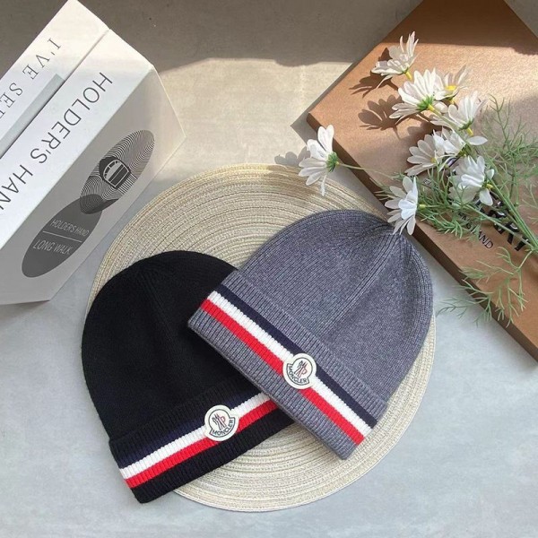 Moncler モンクレールブランドメンズ ニット帽 ビーニー帽 通勤 秋 冬 防寒帽子 スキー スノボ 帽子 レディース 大きいサイズ 小顔効果 伸縮性 柔らかい 厚手 毛糸の帽子 Moncler モンクレールブランドメンズ ニット帽 ビーニー帽 通勤 秋 冬 防寒帽子 スキー スノボ 帽子 レディース 大きいサイズ 小顔効果 伸縮性 柔らかい 厚手 毛糸の帽子