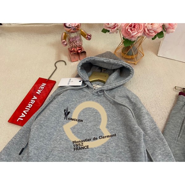Moncler モンクレールブランド 子供服 ジャージ 女の子 キッズ 上下セット 2点セット 110-170CM 春秋冬 ジュニア 裏起毛 トレーニングウェア ボーイズ おしゃれ キッズ スウェット 長袖 スポーツウェア パーカー アウター カジュアル ゆったり 厚手 長袖