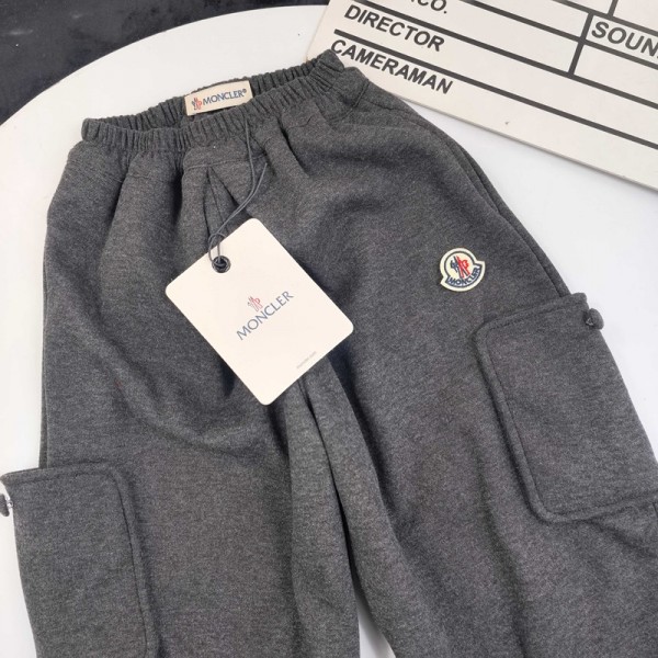 モンクレールブランドロングパンツ キッズ 男の子 Moncler子供ズボン 裏起毛 あったか 90-150cm 子供 長ズボン 長パンツ アウトドア ボトムス ボーイズ ベビー スポーツ 通園通学 秋冬 おしゃれ