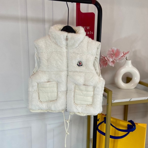 Moncler モンクレールブランド子供ボアベスト キッズ もこもこ ホワイト ジップアップ ファーベスト ノースリーブアウター ノースリーブ アウター 重ね着 暖かい ゆったり カジュアル 110¬170cm 防寒着 お出かけ 部屋着 秋 冬