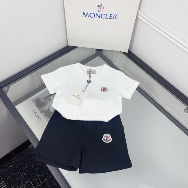 Moncler モンクレールハイブランド子供服 Tシャツ 男の子 セットアップ 夏服 半袖 Tシャツ 90-170CM ハーフパンツ 上下セット 子供 ジャージ 上下セット 男の子 カジュアル 韓国 お洒落 男の子 半袖スウェット セットアップ