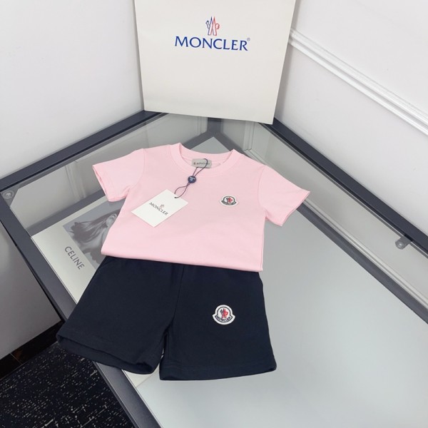 Moncler モンクレールハイブランド子供服 Tシャツ 男の子 セットアップ 夏服 半袖 Tシャツ 90-170CM ハーフパンツ 上下セット 子供 ジャージ 上下セット 男の子 カジュアル 韓国 お洒落 男の子 半袖スウェット セットアップ