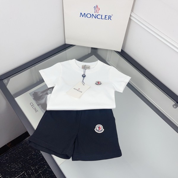 Moncler モンクレールハイブランド子供服 Tシャツ 男の子 セットアップ 夏服 半袖 Tシャツ 90-170CM ハーフパンツ 上下セット 子供 ジャージ 上下セット 男の子 カジュアル 韓国 お洒落 男の子 半袖スウェット セットアップ