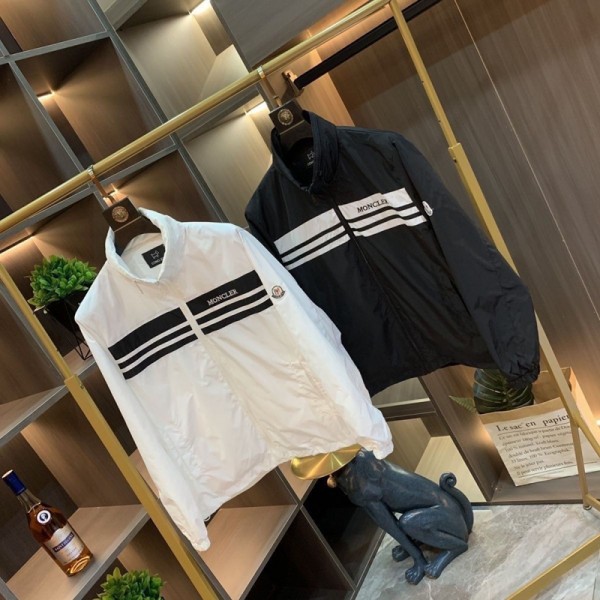 モンクレールMONCLERストライプ切替 立襟フルジップブルゾン メンズ 2 色展開 アウトドアモンクレールMONCLER胸元ラインデザイン スタンドカラージャケット メンズ 薄手アウター