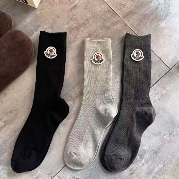 Moncler モンクレールレディース向け 靴下 かわいいコットン 靴下 メンズ 通気性ブランドミドルソックス 高品質浅口ソックス 女の子好き 韓国
