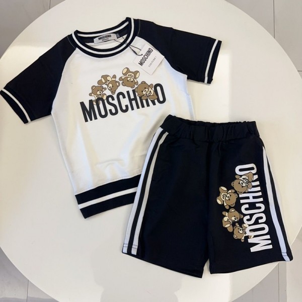 Moschino モスキーノブランド子供服 男の子 セットアップ 夏服 半袖 Tシャツ ハーフパンツ 90-140cm 上下セット 子供 ジャージ 上下セット 男の子 カジュアル 韓国 お洒落 男の子 半袖スウェット セットアップ