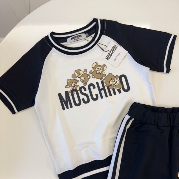 Moschino モスキーノブランド子供服 男の子 セットアップ 夏服 半袖 Tシャツ ハーフパンツ 90-140cm 上下セット 子供 ジャージ 上下セット 男の子 カジュアル 韓国 お洒落 男の子 半袖スウェット セットアップ