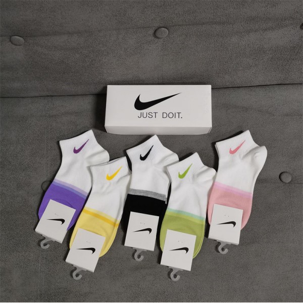 Nike ナイキレディース向け 靴下 かわいいブランド ストッキング 大人気ブランドミドルソックス 高品質ブランドソックス 男女兼用 ファッション