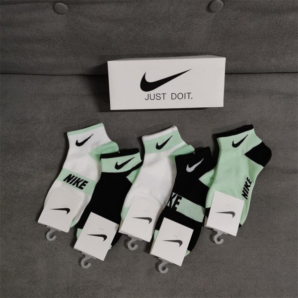 Nike ナイキレディース向け 靴下 かわいいブランド ストッキング 大人気ブランドミドルソックス 高品質ブランドソックス 男女兼用 ファッション