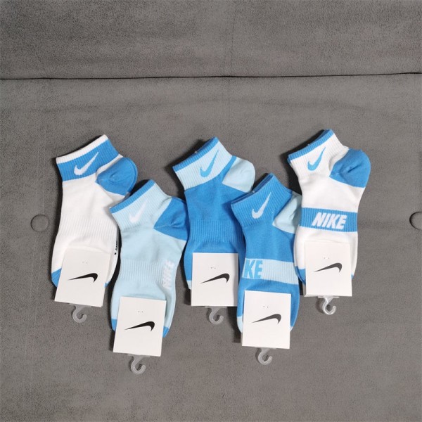 Nike ナイキレディース向け 靴下 かわいいブランド ストッキング 大人気コットン 靴下 メンズ 通気性ブランドミドルソックス 高品質