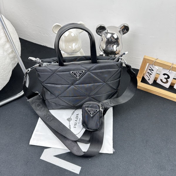 Prada プラダ トートバッグ カジュアル 定番 旅行バッグ カバン 大容量 人気 上品