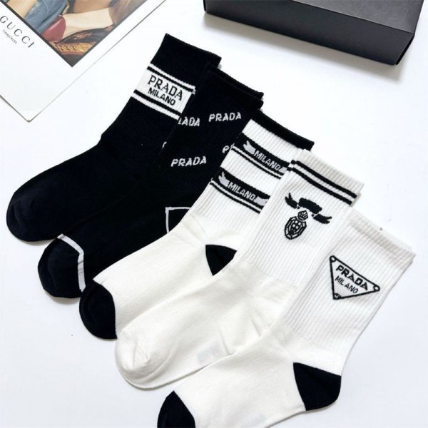 Prada プラダハイブランド ソックス 綿製レディース向け 靴下 かわいいコットン 靴下 メンズ 通気性ブランドソックス 男女兼用 ファッション