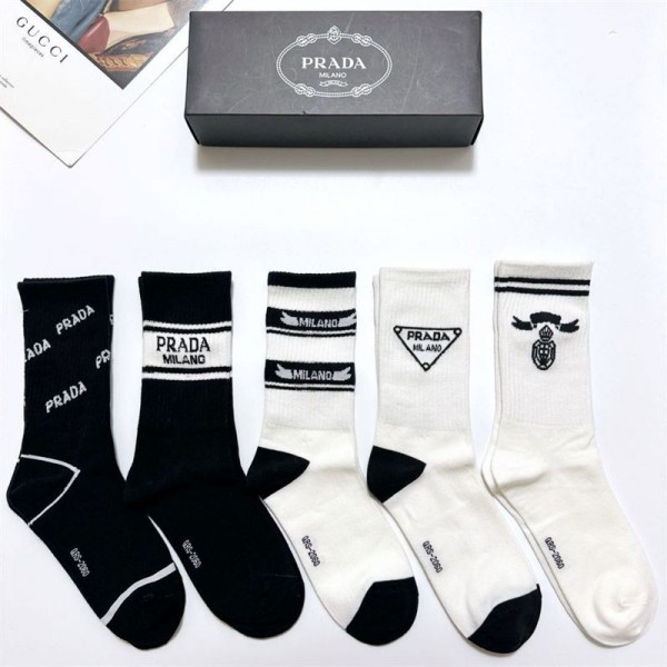 Prada プラダハイブランド ソックス 綿製レディース向け 靴下 かわいいコットン 靴下 メンズ 通気性ブランドソックス 男女兼用 ファッション