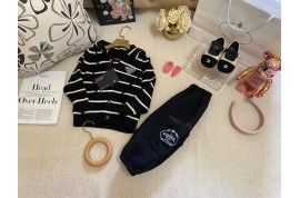 プラダキッズ秋冬セットアップ シャネル雰囲気カーマット ブランドパロディ