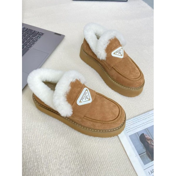 Prada プラダブランドモカシン レディース 秋冬 ローヒール スリッポンローファー 軽量 ボア もこもこ 暖かい カジュアル ファー デッキ シューズ 防寒 保温 冷え対策 滑り止め 歩きやすい ふわふわ 通勤通学 225¬250cm 婦人靴