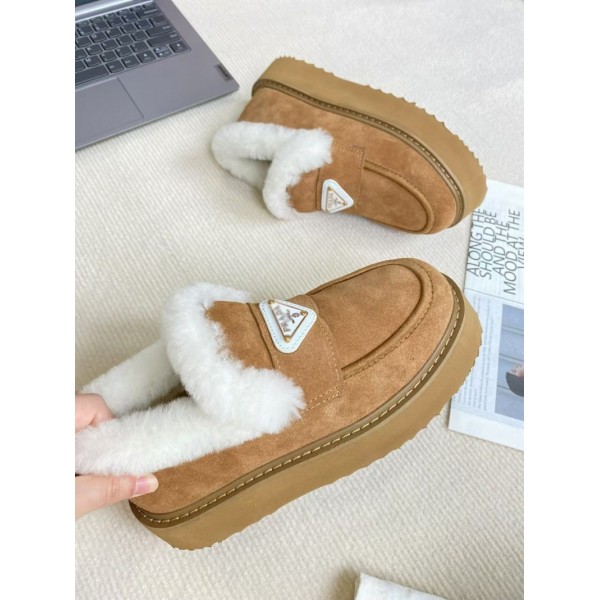 Prada プラダブランドモカシン レディース 秋冬 ローヒール スリッポンローファー 軽量 ボア もこもこ 暖かい カジュアル ファー デッキ シューズ 防寒 保温 冷え対策 滑り止め 歩きやすい ふわふわ 通勤通学 225¬250cm 婦人靴