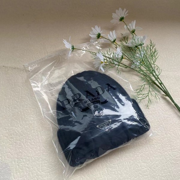 Prada プラダハイブランドビーニー ニット帽子 ニットキャップ ワッチキャップ スノーボード スキー スポーツ アウトドア 登山 防寒 秋 冬 柔らかい 伸縮性 ニット帽 通気 抗菌防臭 通勤 通学 メンズ レディース フリーサイズ