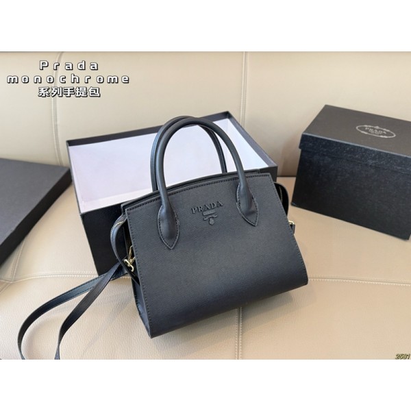 Prada プラダハイブランドショルダーバッグ 高級PU革 柔らかい レディース 2way ハンドバッグ 斜めがけ 肩がけ 手提げ 高見え 自立 底浜付き 軽量 おしゃれ 大容量 シンプル カジュアル 手持ち 人気 通勤