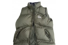 ステューシー中綿ベスト ルイヴィトントートバッグ シャネルタオル