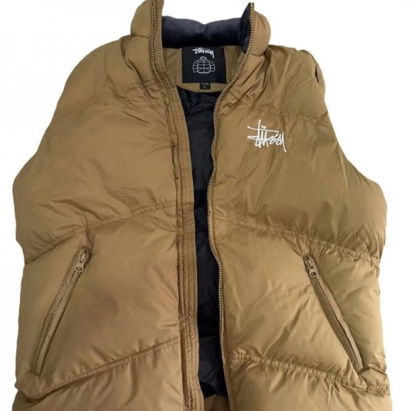 Stussy ステューシーブランドダウンベスト レディース 冬 軽量 防寒 S-2XL ライトダウン 暖かい 防風 保温 厚手 襟あり インナー パファー ポケット付き 無地 おしゃれ