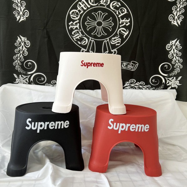 シュプリーム風呂椅子 厚くする Supreme ブランド バスチェア 軽量 コンパクト 丸いスツール 安全 滑り止め足 通気性よく乾きやすい 北欧 シャワー 風呂イス 小塑料板凳 組み立ては不要です 積み重ねたストレージ 省スペース 収納便利