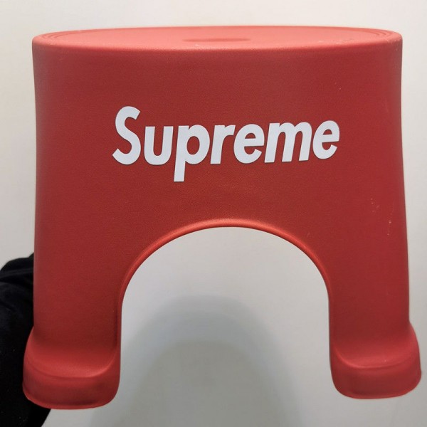 シュプリーム風呂椅子 厚くする Supreme ブランド バスチェア 軽量 コンパクト 丸いスツール 安全 滑り止め足 通気性よく乾きやすい 北欧 シャワー 風呂イス 小塑料板凳 組み立ては不要です 積み重ねたストレージ 省スペース 収納便利