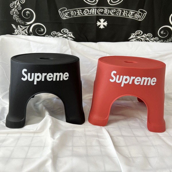 シュプリーム風呂椅子 厚くする Supreme ブランド バスチェア 軽量 コンパクト 丸いスツール 安全 滑り止め足 通気性よく乾きやすい 北欧 シャワー 風呂イス 小塑料板凳 組み立ては不要です 積み重ねたストレージ 省スペース 収納便利
