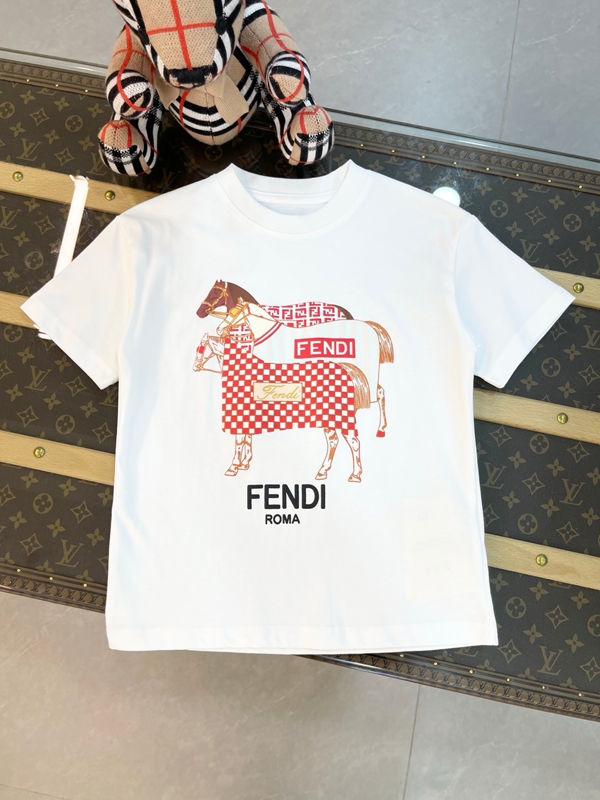 フェンディ夏tシャツブランド