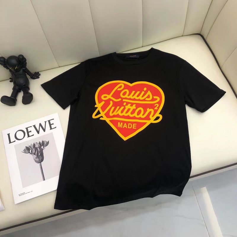 ルイヴィトンストリート感Tシャツ