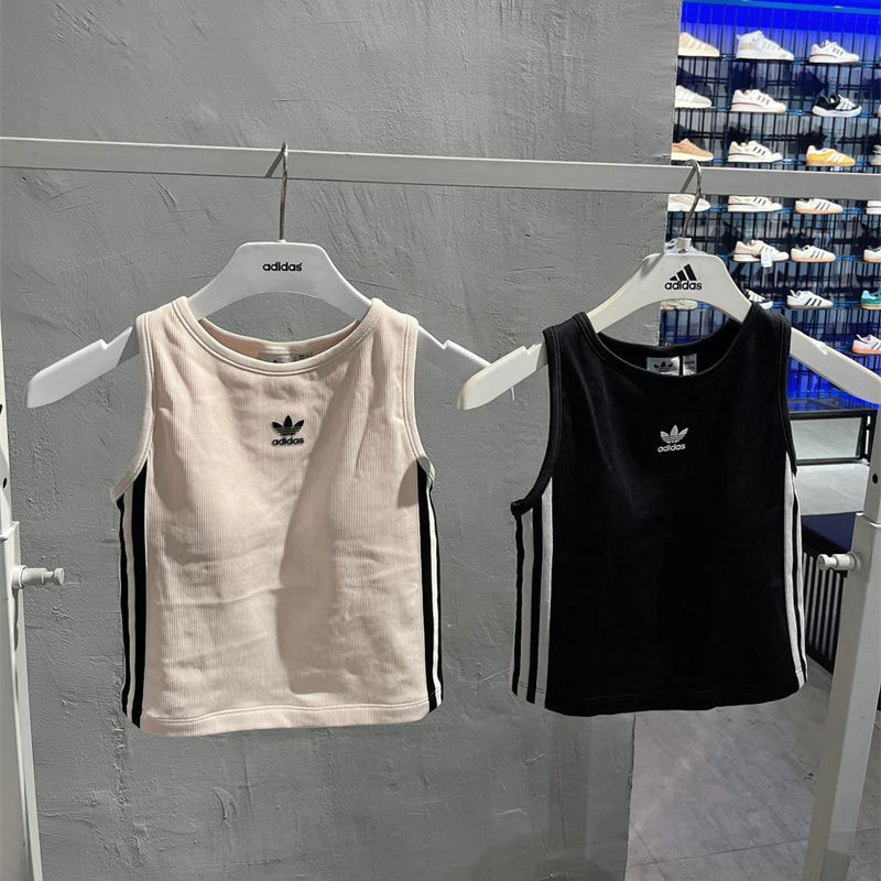 Adidasタンクトップ
