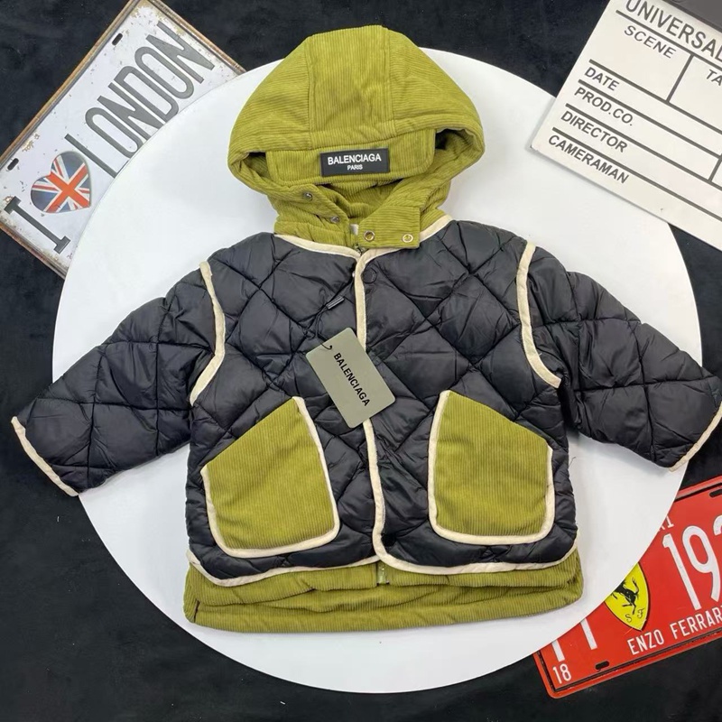 バレンシアガキッズ防寒ジャケット