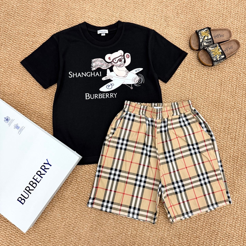 バーバリー子供服 セットアップ