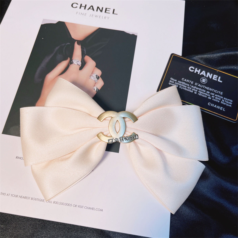 Chanel ブランドヘアクリップ リボン