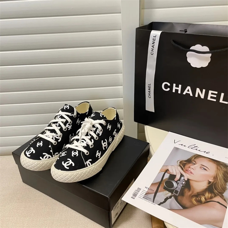  chanel キャンバスシューズ シンプル 優雅 