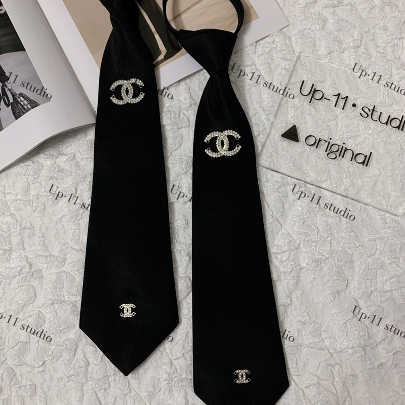 Pradaメンズネクタイ