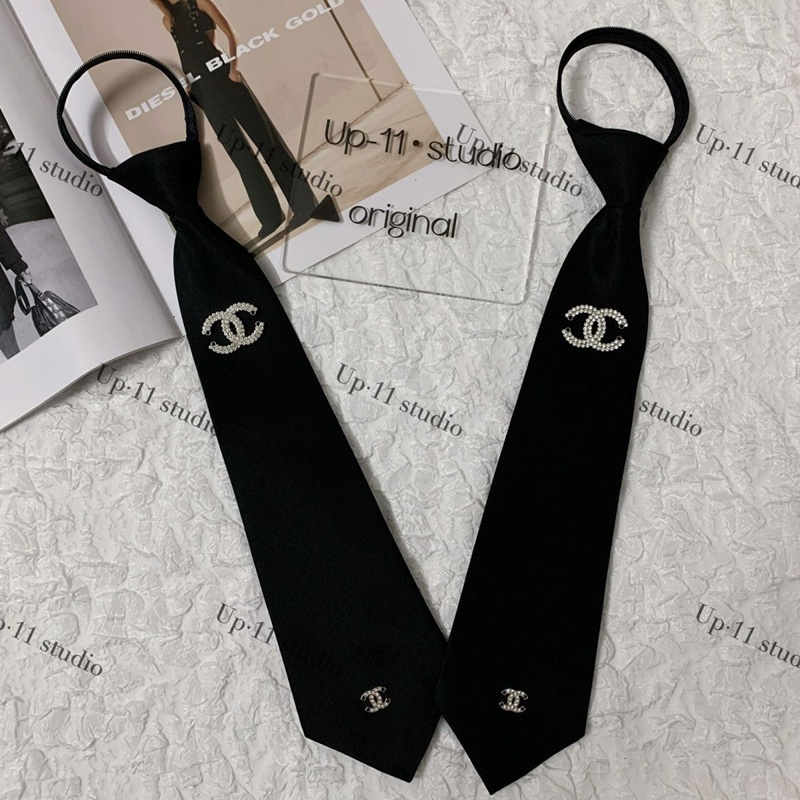 プラダ 簡単ネクタイ