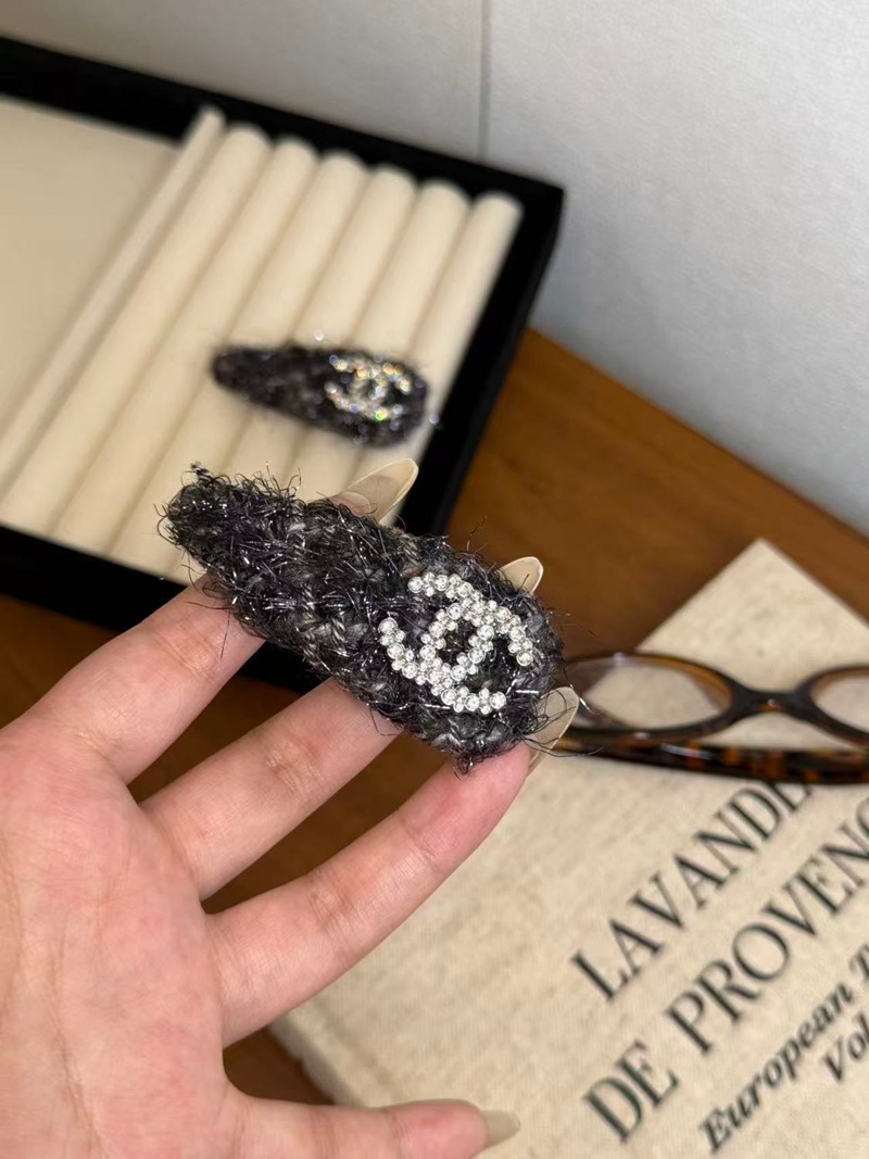 シャネルヘアグリップ