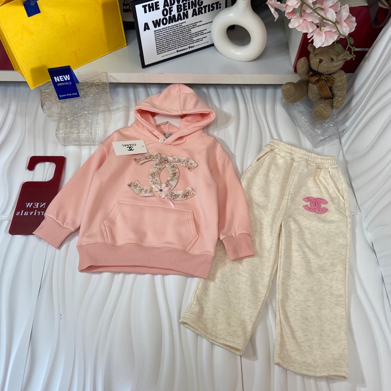 シャネルキッズスウェットパーカー