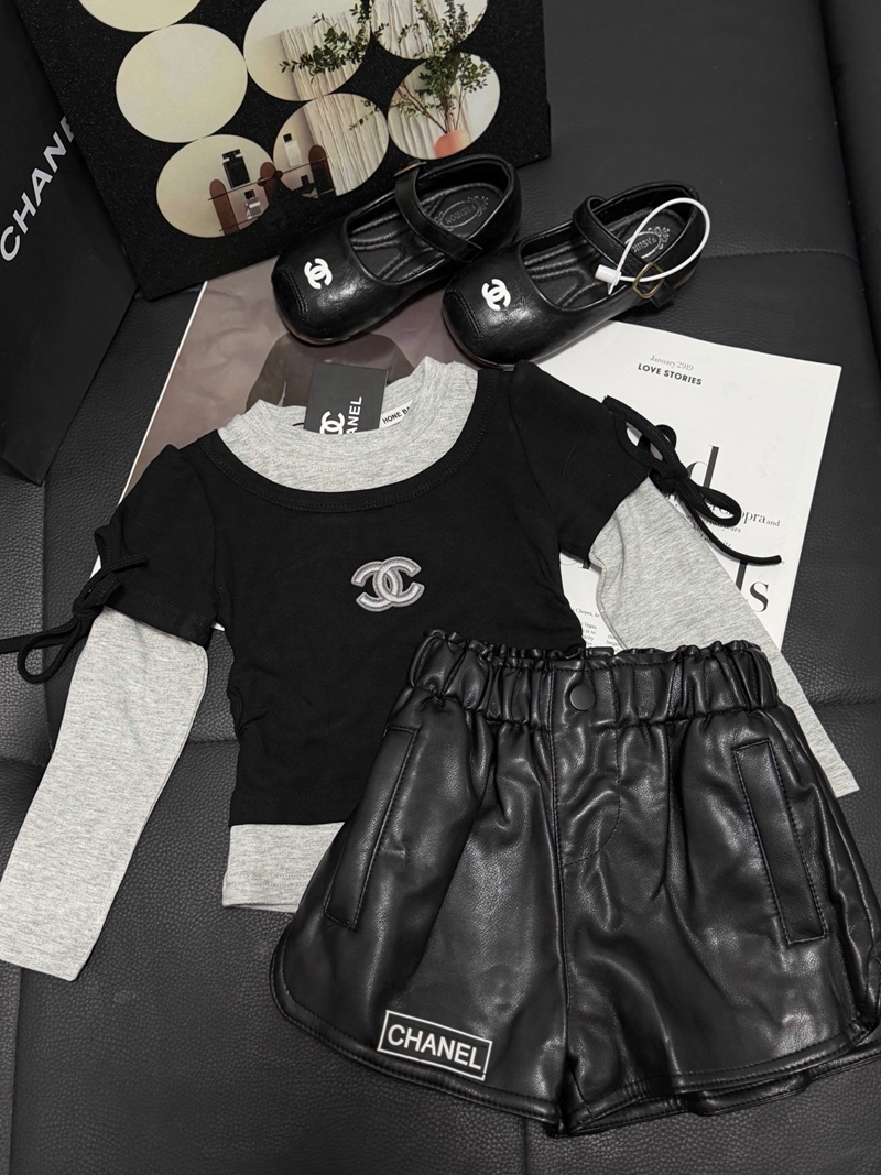 Chanel キッズ用ジャージセットアップ