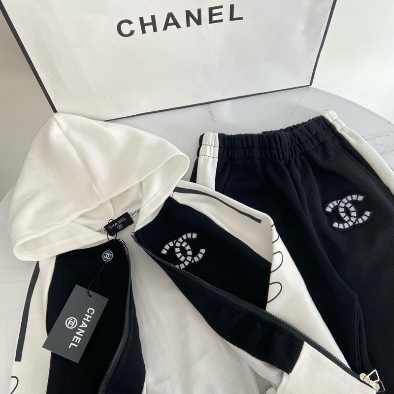 Chanel キッズシルエットのパーカー