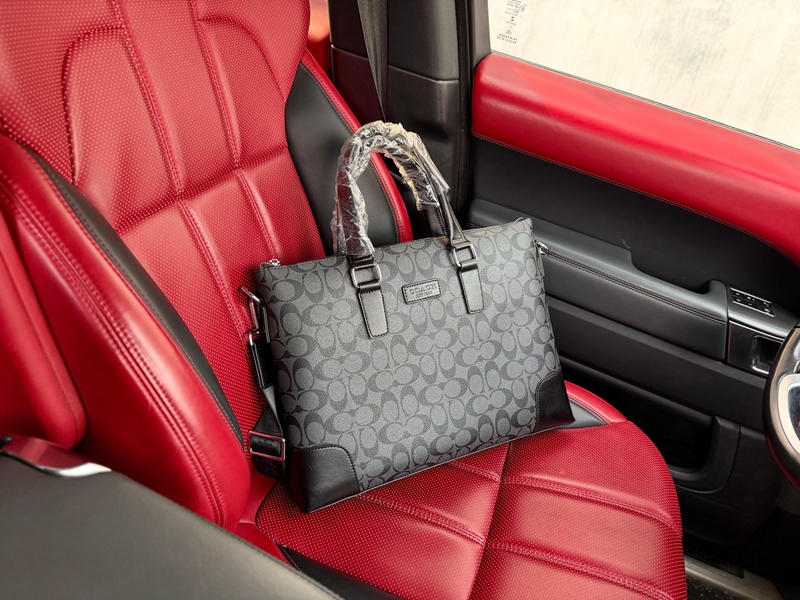 ブランドCoach 手持ちバッグ