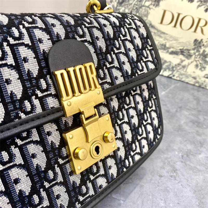Dior 素敵なショルダーバッグ 定番モノグラム
