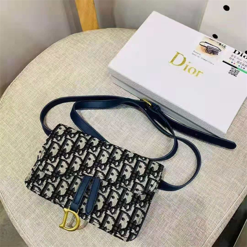 DIOR ブランド ボディーバッグ