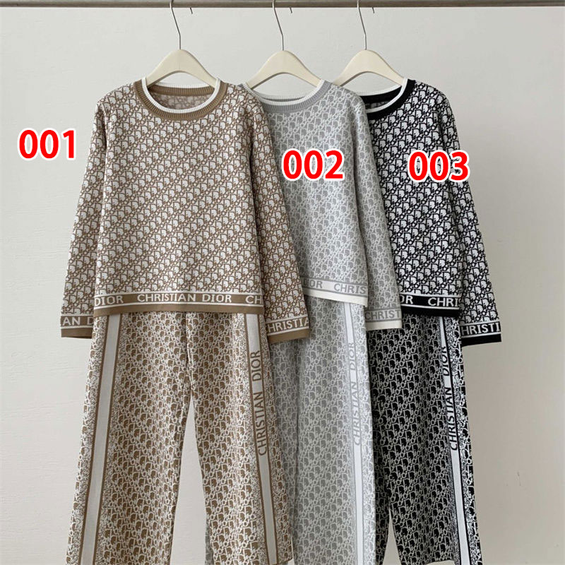 ディオールニットトップスとワイドパンツ