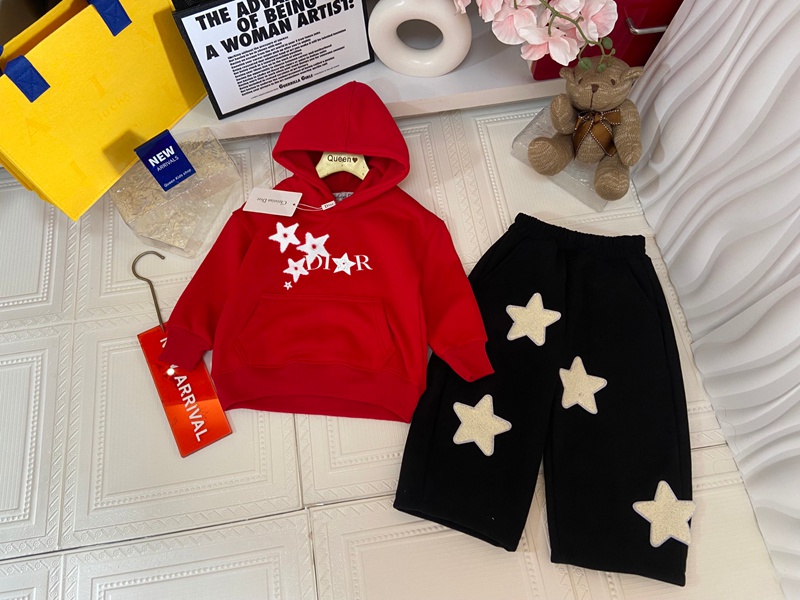 Diorキッズスウェットセットアップ