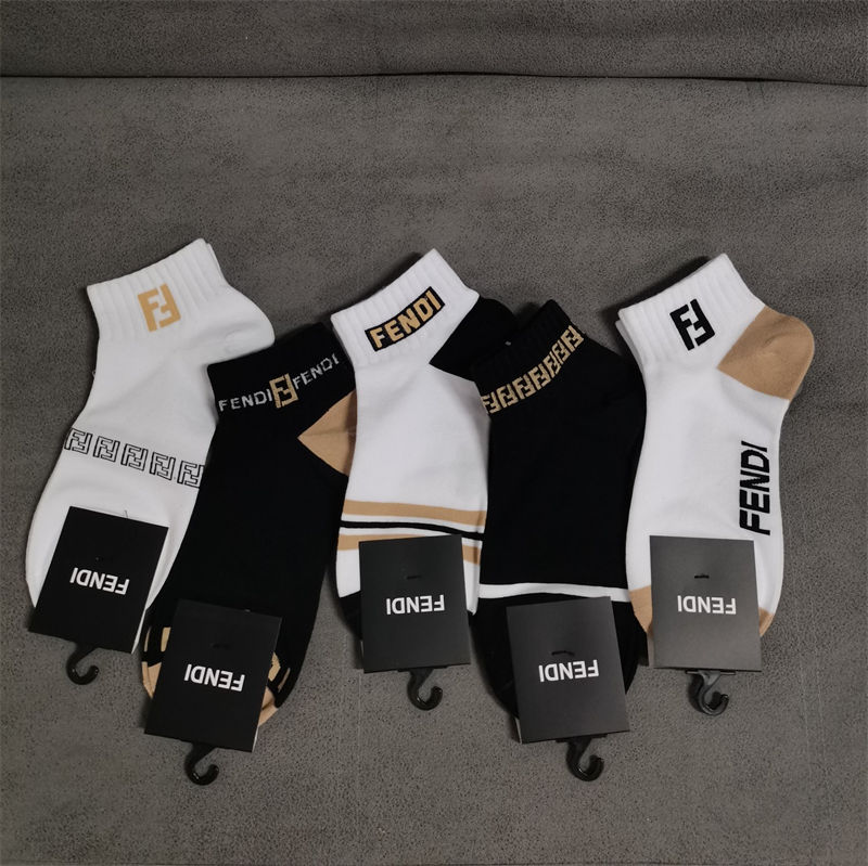 Fendi コットン 靴下 メンズ 