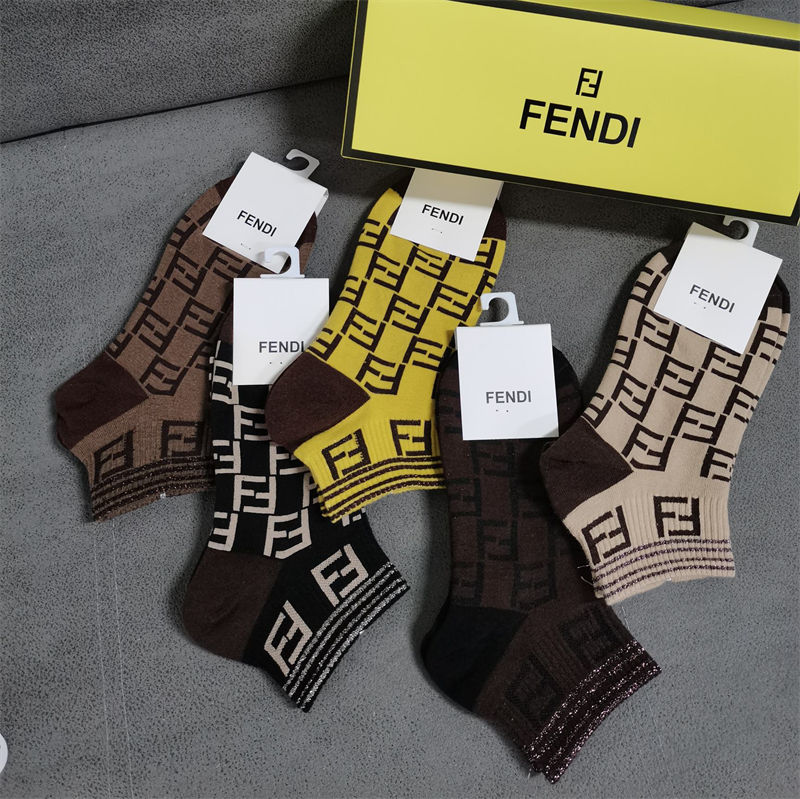 ブランド フェンディ ソックス