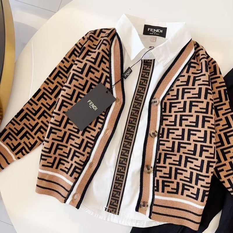 フェンディニットセーター