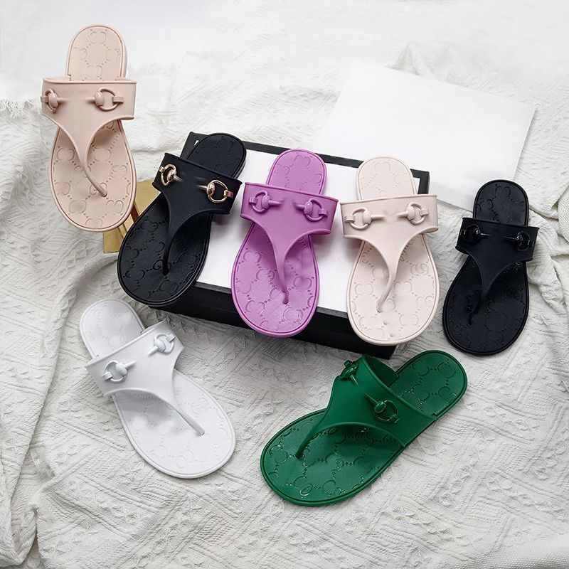 Gucci メンズ向けスリッパ