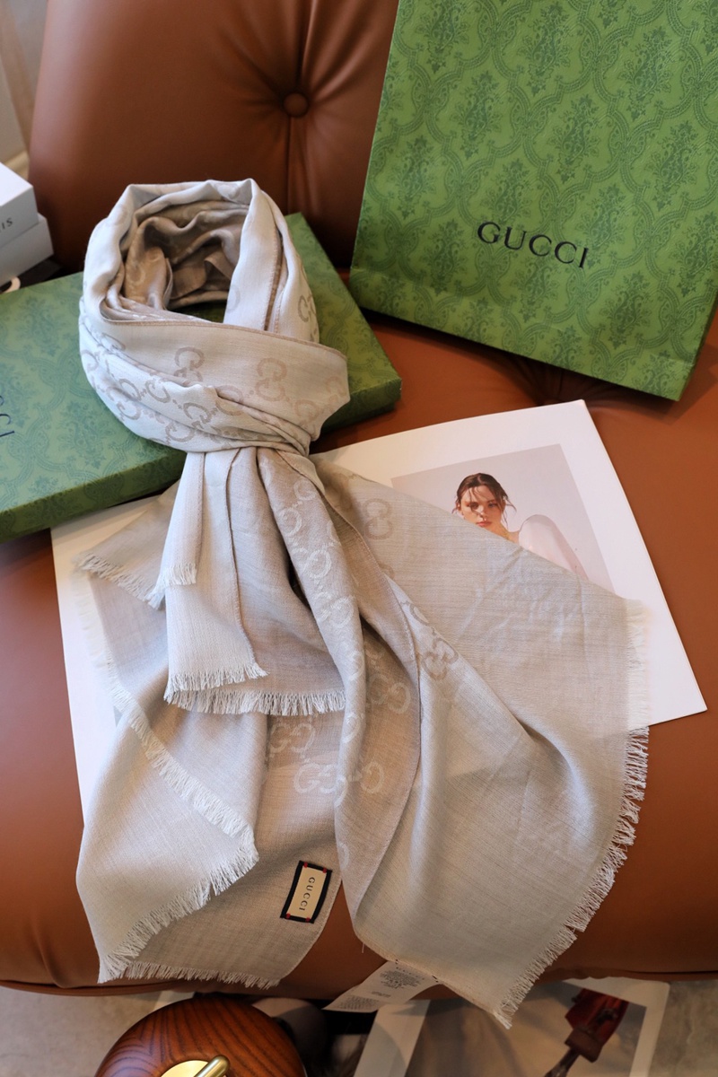 Gucci大判ショール 暖かい